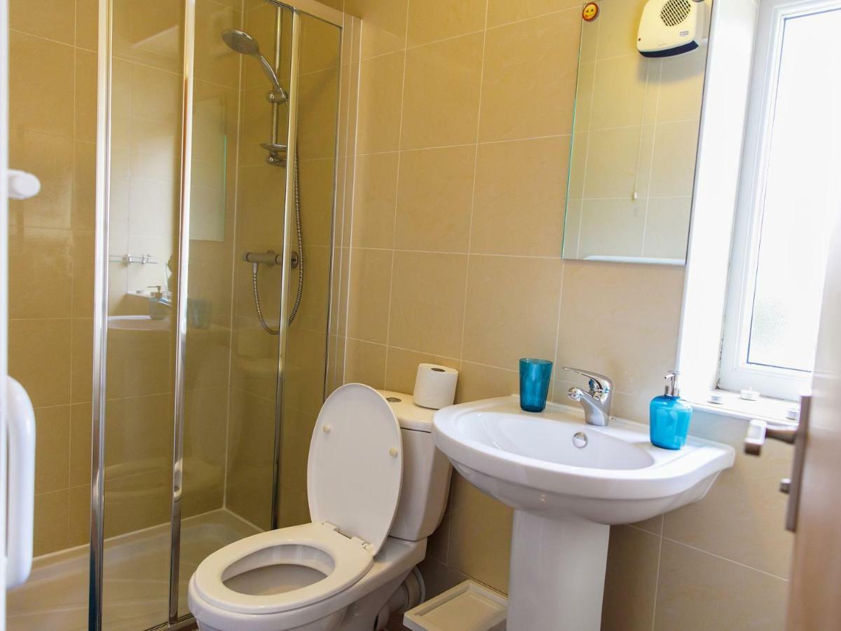 Mandeville Rooms Northolt (Greater London) Quarto foto